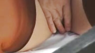 एक महिला मा विशाल titties आफ्नो ठूलो कालो कुकुर fucking
